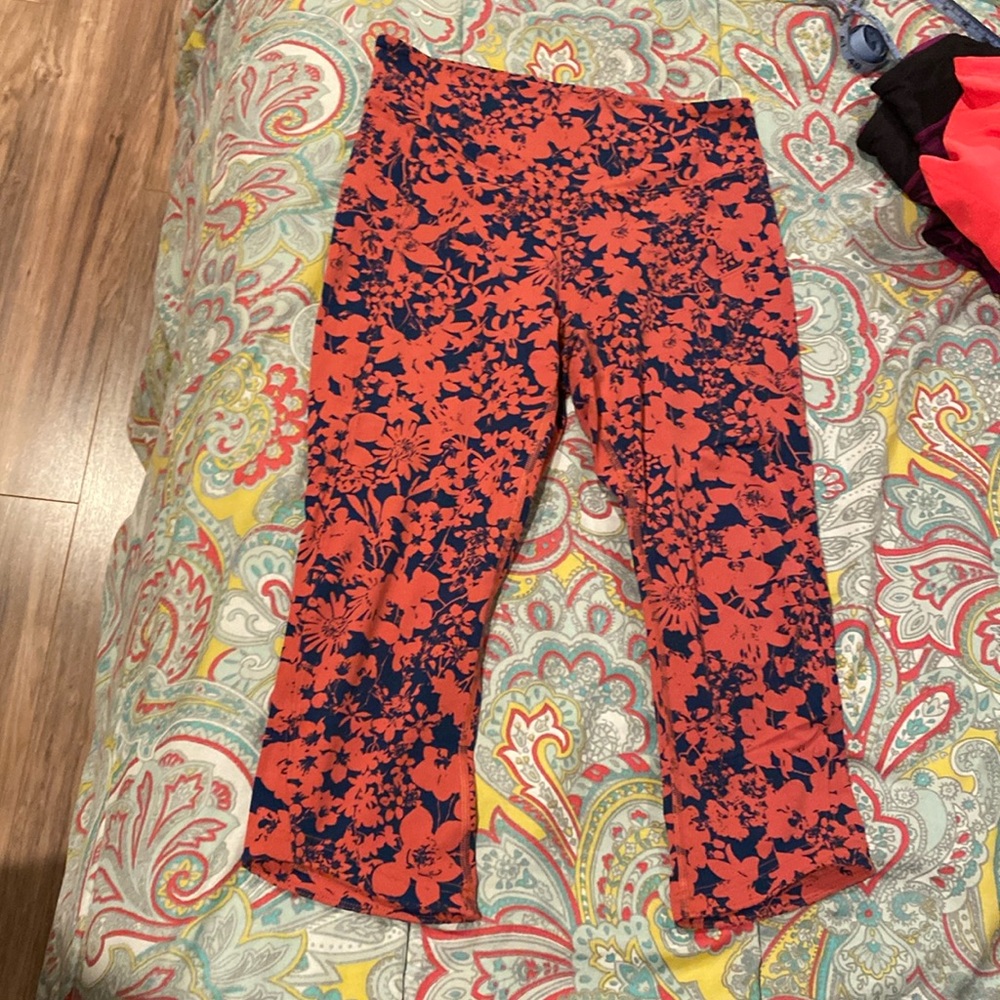lululemon athletica Floral Leggings - Coral and Navy. 8
